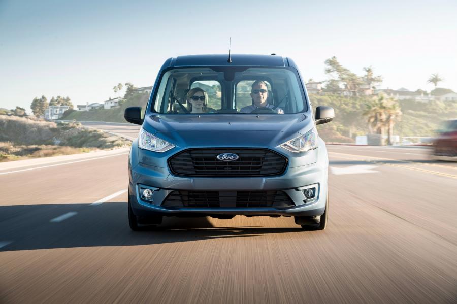  Ford Transit Connect Wagon LWB 2018 года  (NA) (фото 4 из 12)